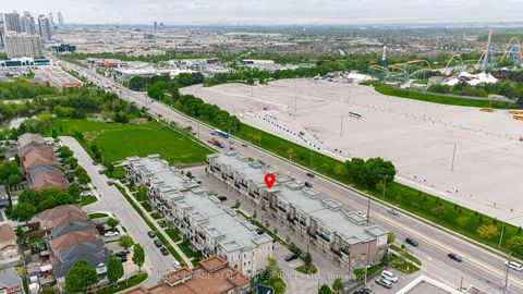 Photo 40 at 13 - 9621 Jane Street, Maple, Vaughan