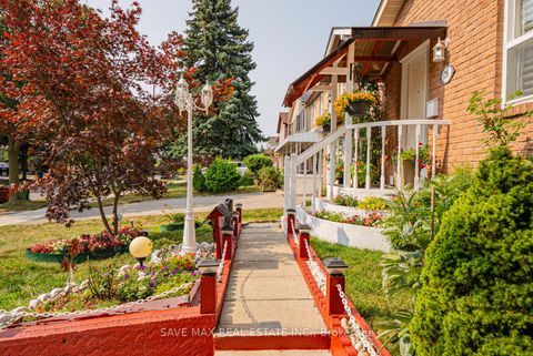 Photo 4 at 26 Fawcett Trail, Malvern, Toronto