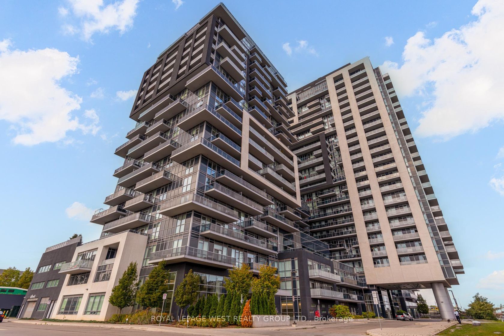 1002 - 2087 Fairview Street, Freeman, Burlington 