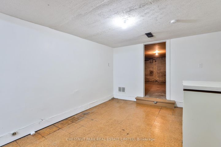 Photo 3 at 52 Craighurst Avenue, Lawrence Park South, Toronto