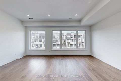 Photo 2 at 21 Persica Street, Oak Ridges, Richmond Hill