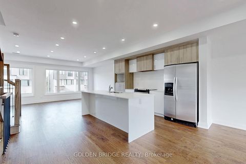 Photo 5 at 21 Persica Street, Oak Ridges, Richmond Hill