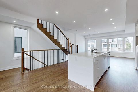 Photo 6 at 21 Persica Street, Oak Ridges, Richmond Hill