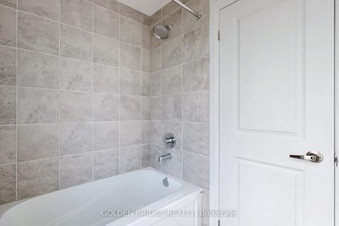 Photo 14 at 21 Persica Street, Oak Ridges, Richmond Hill