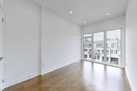 Photo 15 at 21 Persica Street, Oak Ridges, Richmond Hill