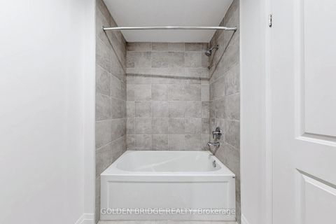 Photo 20 at 21 Persica Street, Oak Ridges, Richmond Hill