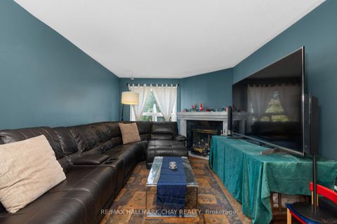 Photo 7 at 82 Bishop Drive, Ardagh, Barrie