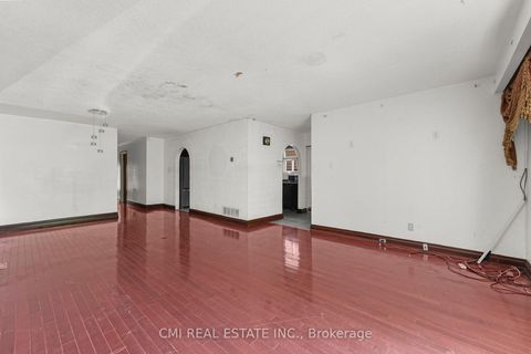 Photo 9 at 50 Apache Trail, Pleasant View, Toronto