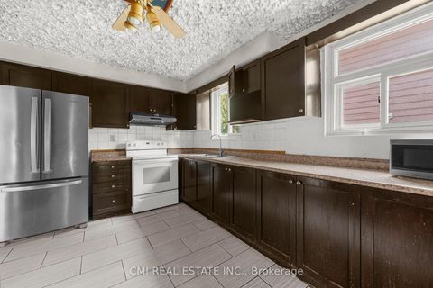 Photo 15 at 50 Apache Trail, Pleasant View, Toronto