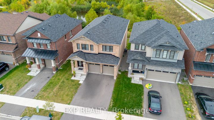 Photo 2 at 12 Midhurst Heights, Stoney Creek Mountain, Hamilton