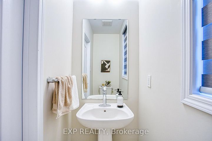 Photo 5 at 12 Midhurst Heights, Stoney Creek Mountain, Hamilton