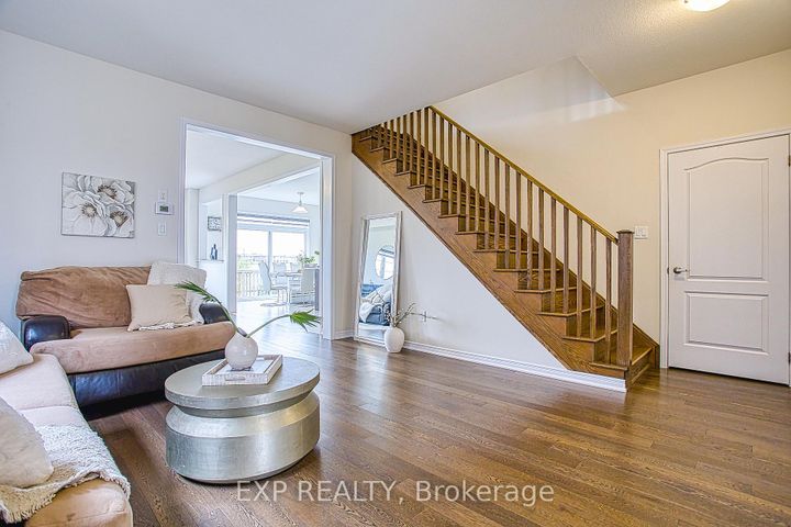 Photo 8 at 12 Midhurst Heights, Stoney Creek Mountain, Hamilton
