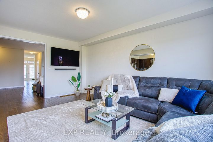 Photo 12 at 12 Midhurst Heights, Stoney Creek Mountain, Hamilton