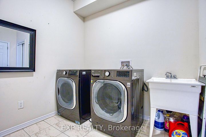 Photo 33 at 12 Midhurst Heights, Stoney Creek Mountain, Hamilton