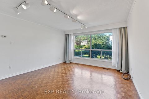 Photo 5 at 160 Varsity Road, Lambton Baby Point, Toronto