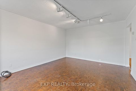 Photo 6 at 160 Varsity Road, Lambton Baby Point, Toronto