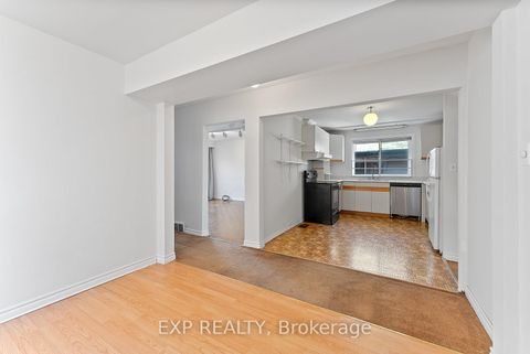 Photo 10 at 160 Varsity Road, Lambton Baby Point, Toronto