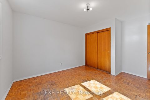 Photo 16 at 160 Varsity Road, Lambton Baby Point, Toronto