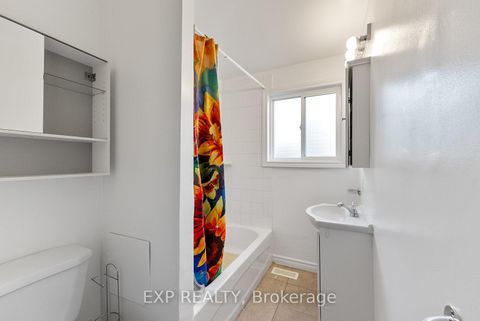Photo 20 at 160 Varsity Road, Lambton Baby Point, Toronto