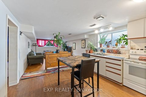 Photo 21 at 160 Varsity Road, Lambton Baby Point, Toronto