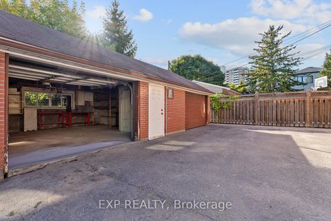 Photo 23 at 160 Varsity Road, Lambton Baby Point, Toronto