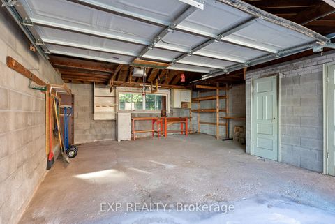 Photo 24 at 160 Varsity Road, Lambton Baby Point, Toronto