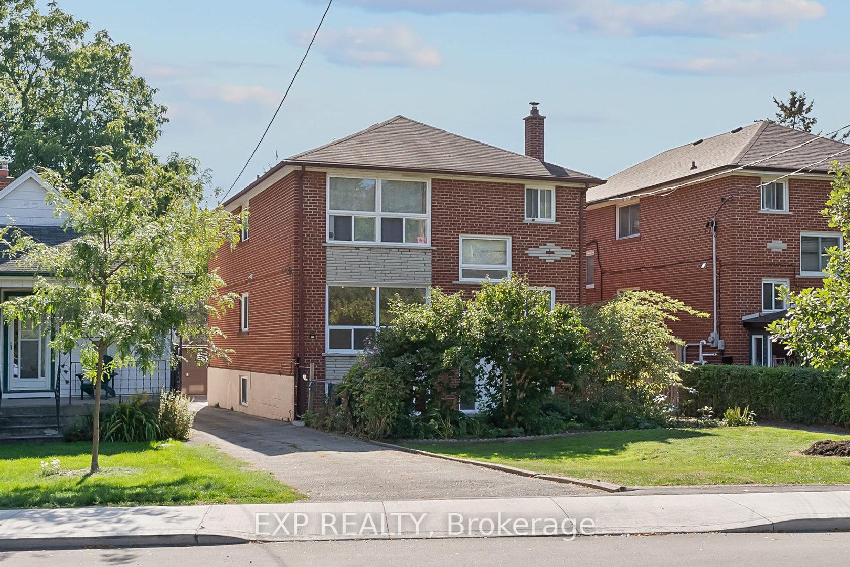 160 Varsity Road, Lambton Baby Point, Toronto by Loree Meneguzzi Real Estate 160 Varsity Road, Lambton Baby Point, Toronto