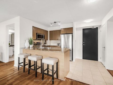 Photo 1 at 610 - 231 Fort York Boulevard, Niagara, Toronto
