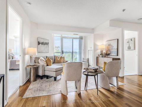 Photo 2 at 610 - 231 Fort York Boulevard, Niagara, Toronto