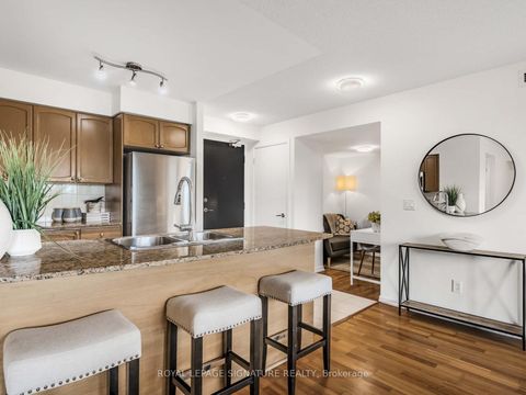 Photo 11 at 610 - 231 Fort York Boulevard, Niagara, Toronto