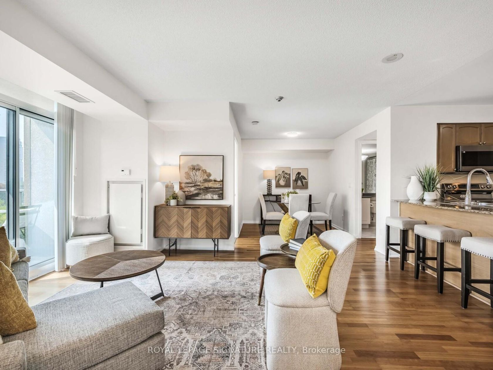 610 - 231 Fort York Boulevard, Niagara, Toronto by Loree Meneguzzi Real Estate 610 - 231 Fort York Boulevard, Niagara, Toronto