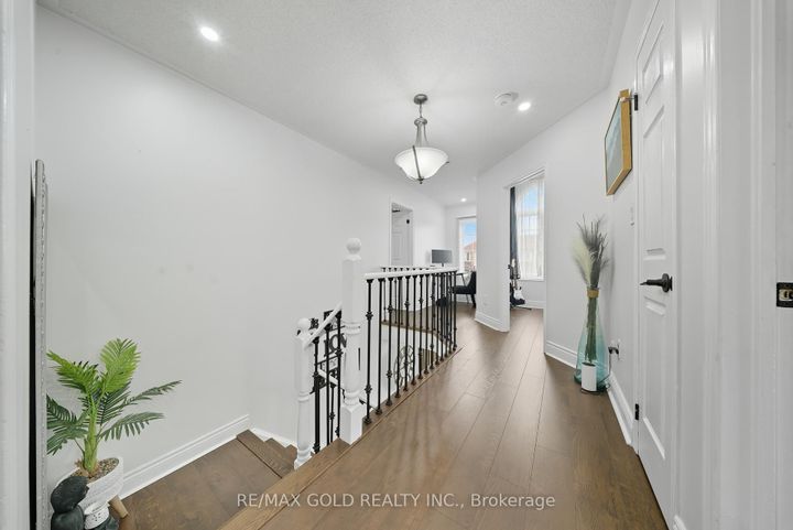 Photo 10 at 11 Flatlands Way, Wellington, Brampton