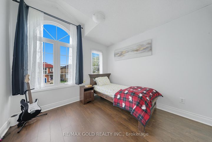 Photo 11 at 11 Flatlands Way, Wellington, Brampton
