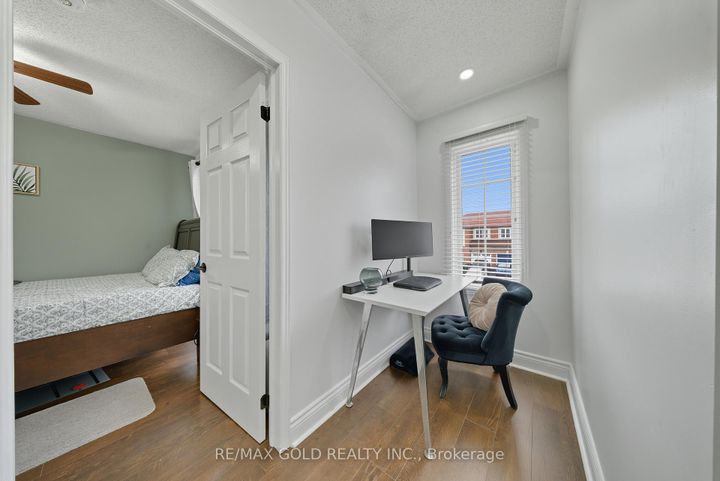 Photo 12 at 11 Flatlands Way, Wellington, Brampton