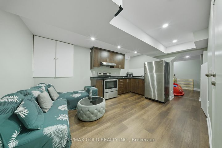 Photo 18 at 11 Flatlands Way, Wellington, Brampton