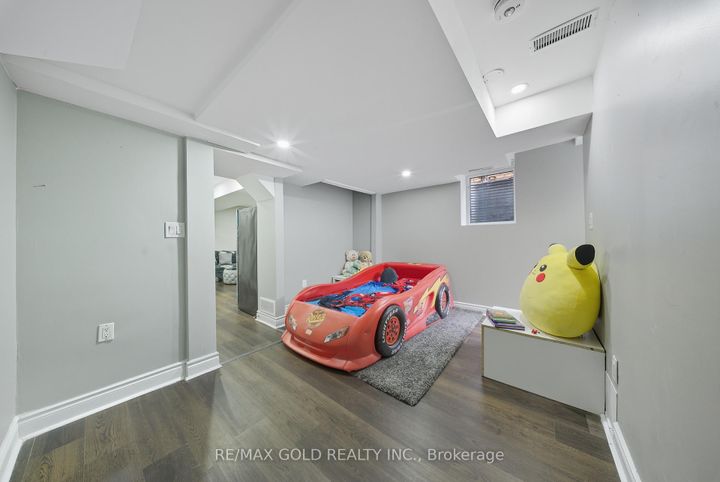 Photo 19 at 11 Flatlands Way, Wellington, Brampton