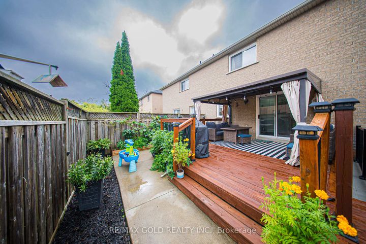 Photo 29 at 11 Flatlands Way, Wellington, Brampton