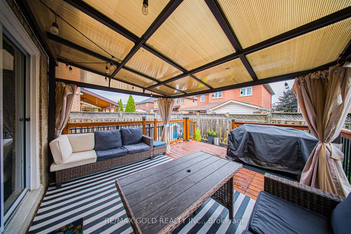 Photo 30 at 11 Flatlands Way, Wellington, Brampton