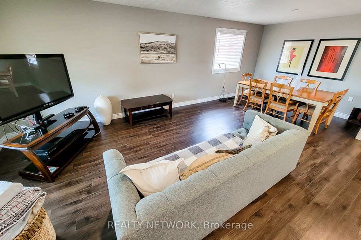 Photo 3 at 2 Silverton Drive, Templemead, Hamilton