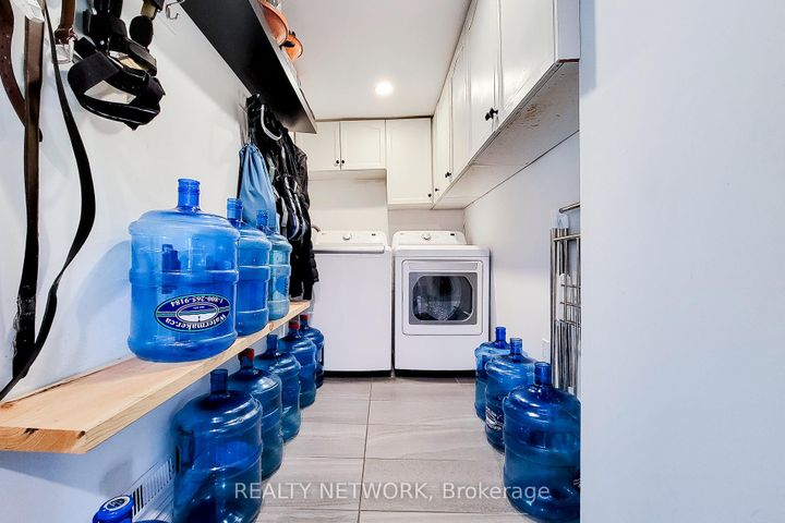 Photo 12 at 2 Silverton Drive, Templemead, Hamilton