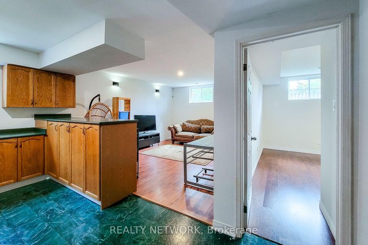 Photo 18 at 2 Silverton Drive, Templemead, Hamilton