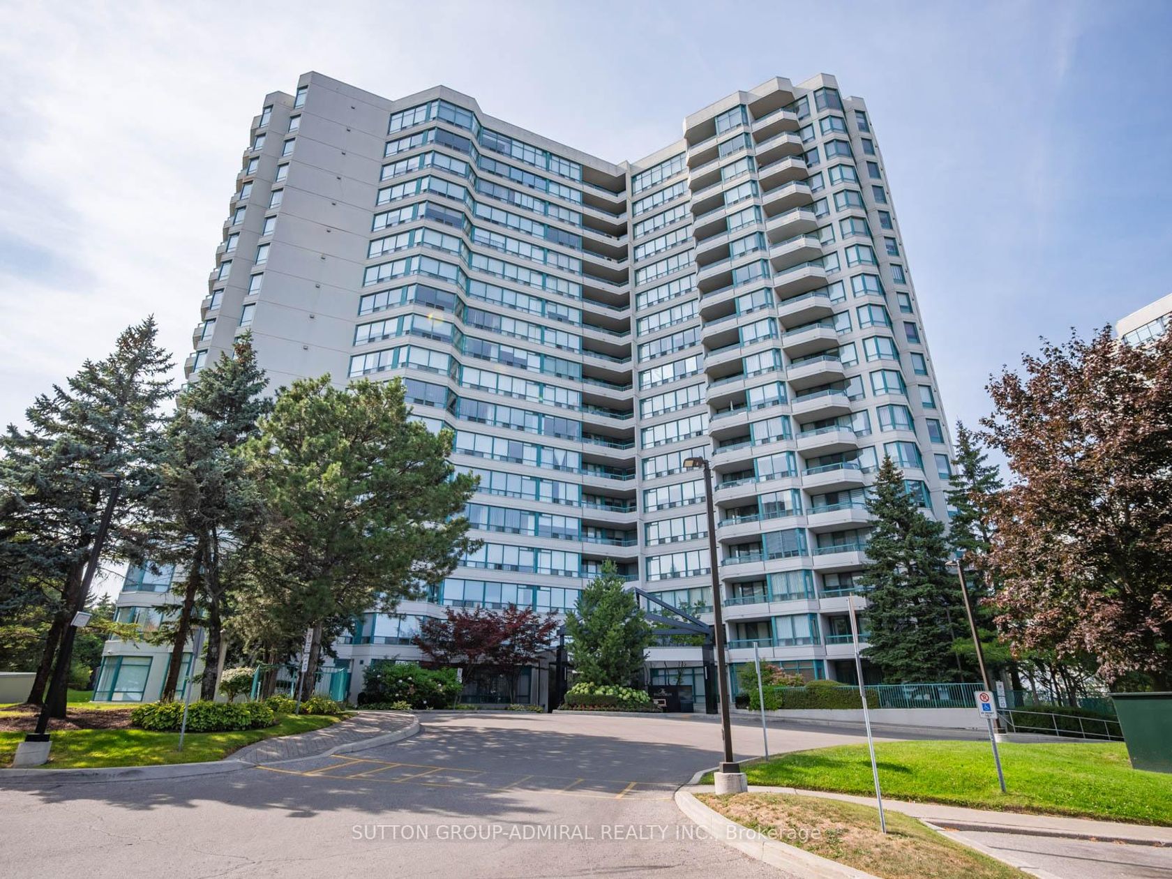 407 - 7250 Yonge Street, Yorkhill, Vaughan 