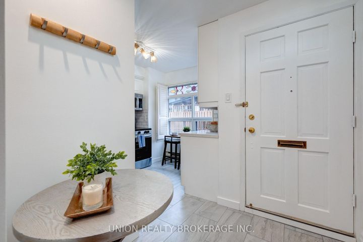 Photo 12 at 9 - 90 Kippendavie Avenue, The Beaches, Toronto