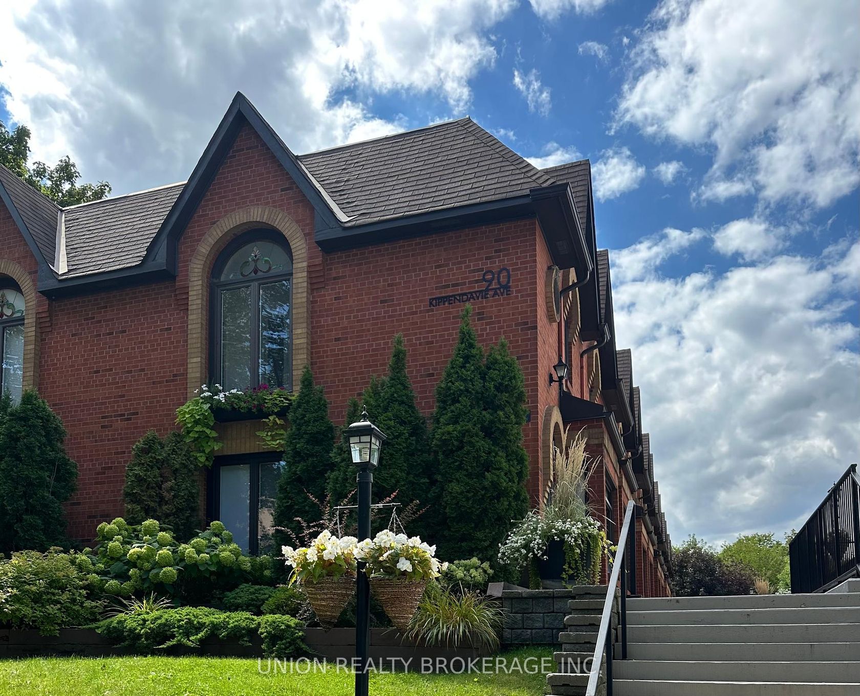 9 - 90 Kippendavie Avenue, The Beaches, Toronto 2