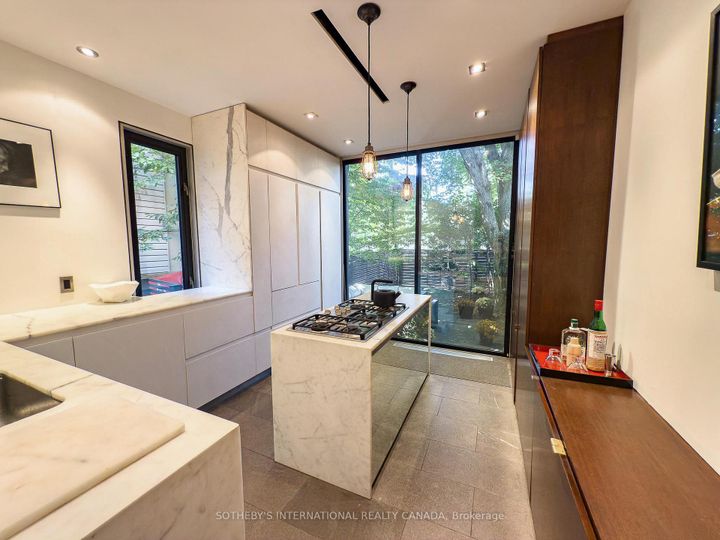 Photo 12 at 426 Sackville Street, South St. James Town, Toronto