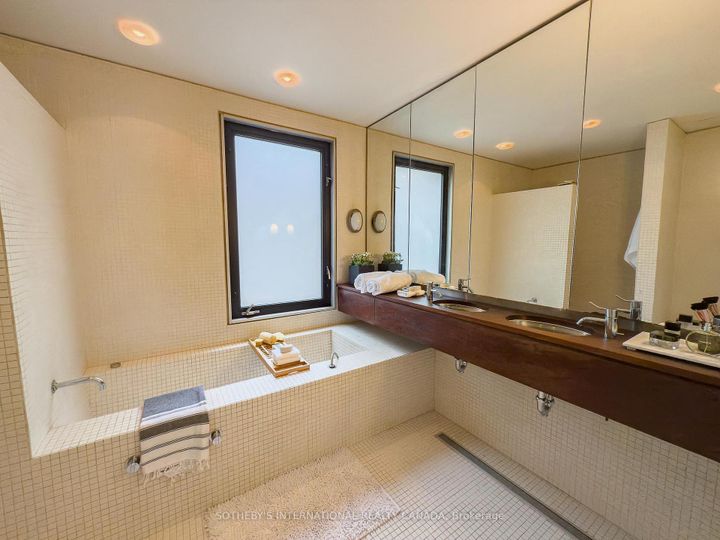 Photo 16 at 426 Sackville Street, South St. James Town, Toronto