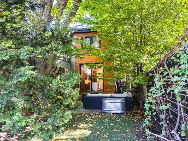 Photo 26 at 426 Sackville Street, South St. James Town, Toronto