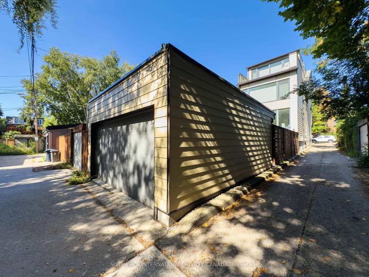 Photo 28 at 426 Sackville Street, South St. James Town, Toronto