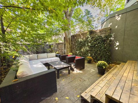 Photo 24 at 426 Sackville Street, South St. James Town, Toronto