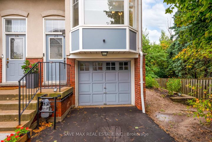 Photo 2 at 25 - 840 Dundas Street W, Erindale, Mississauga